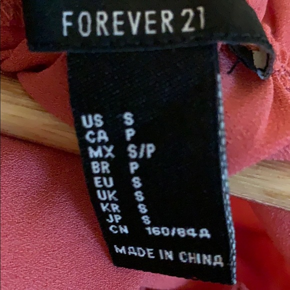 Forever 21 Pink blouse off the shoulder - Picture 2 of 2